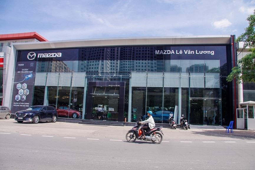 Dự án bãi đỗ xe kết hợp trồng cây xanh tại khu đất "vàng" số 68 Lê Văn Lương của Công ty Sông Hồng rộng 6.531 m2, được đánh giá là khu đất nằm ở vị trí đắc địa góc ngã tư đường Lê Văn Lương, Hoàng Minh Giám lâu nay đang bịt kín một mặt của công viên hồ điều hoà Nhân Chính. 