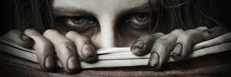 Do vậy, nếu không may "chạm trán" với zombie thì hãy giả làm xác sống và đi giữa nhóm zombie để sống sót trong tình huống nguy hiểm.