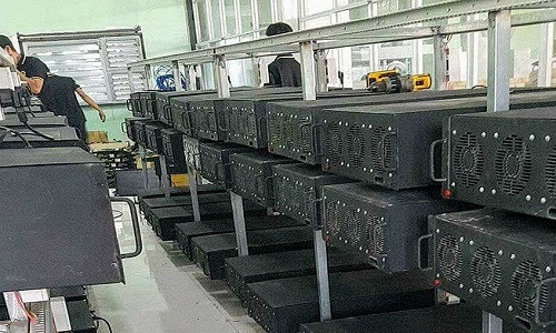 Máy đào tiền ảo được nhập về VN rất nhiều trong thời gian qua- Ảnh:QH