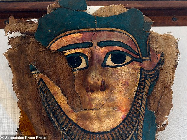 Memphis là thủ đô đầu tiên của Ai Cập cổ đại, được UNESCO công nhận là di sản thế giới. Nơi đây có nhiều đền thờ, lăng mộ và 3 kim tự tháp nổi tiếng thế giới.