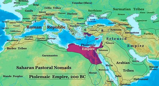 Khi ấy, các nhà nghiên cứu đã khai quật được những tàn tích của một bồn tắm La Mã khổng lồ tại địa điểm khảo cổ San El-Hagar, một số bình gốm, tượng đất nung, dụng cụ bằng đồng, một khúc đá khắc và một bức tượng.