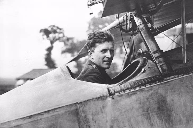 4. Billy Bishop là phi công người Canada. Ông đam mê hàng không từ bé. Từ đơn vị bộ binh, ông xin được sang không quân. Ông lập được 72 chiến công trong Thế chiến 1.