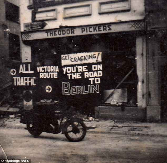 Quân đồng minh tiến về Berlin.