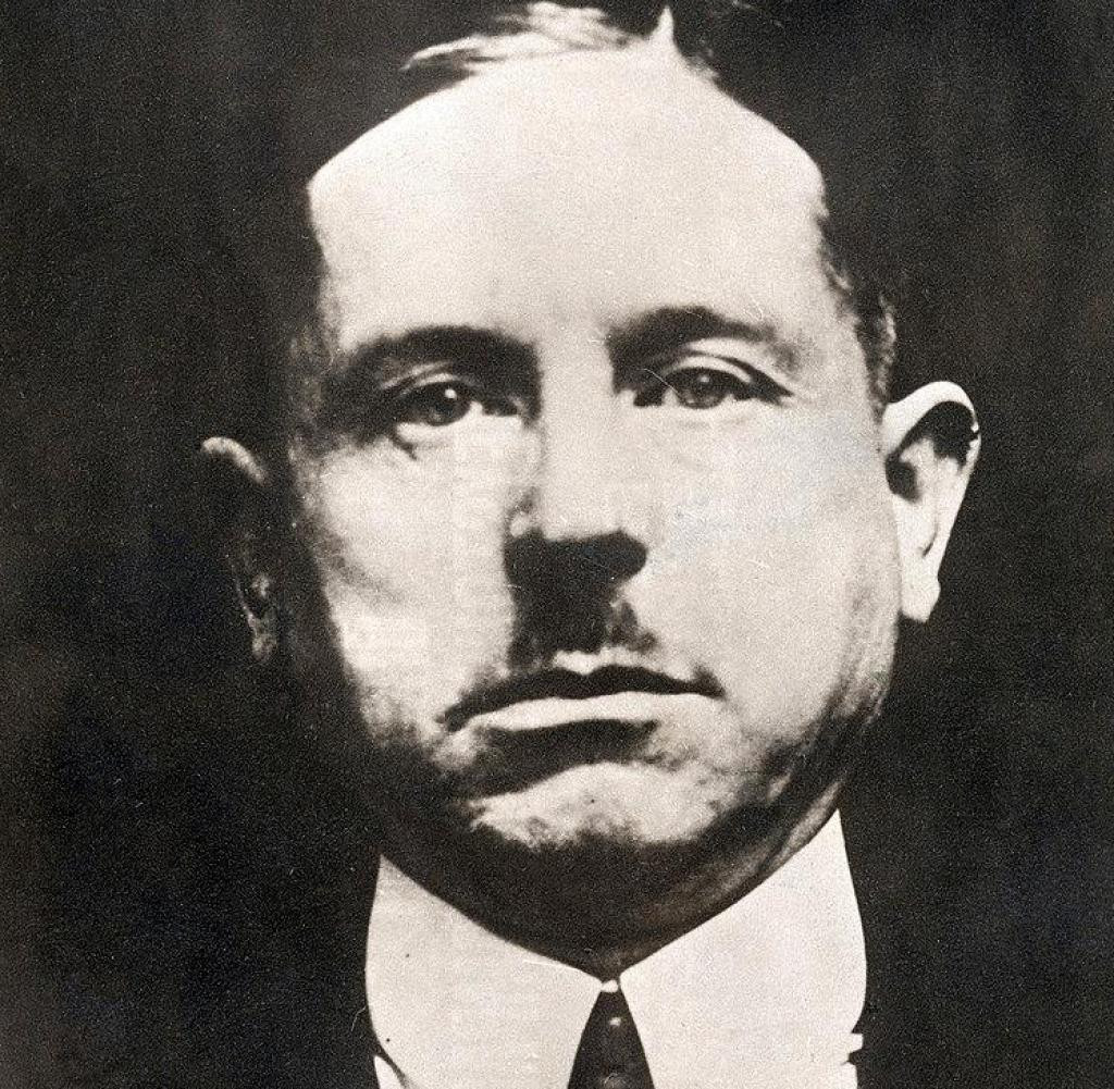 Vài tháng sau, gã sát nhân bệnh hoạn giết Gertrud Franken, 17 tuổi, theo cách cũ trước khi bị cảnh sát bắt vì gây ra một loạt vụ trộm cắp.