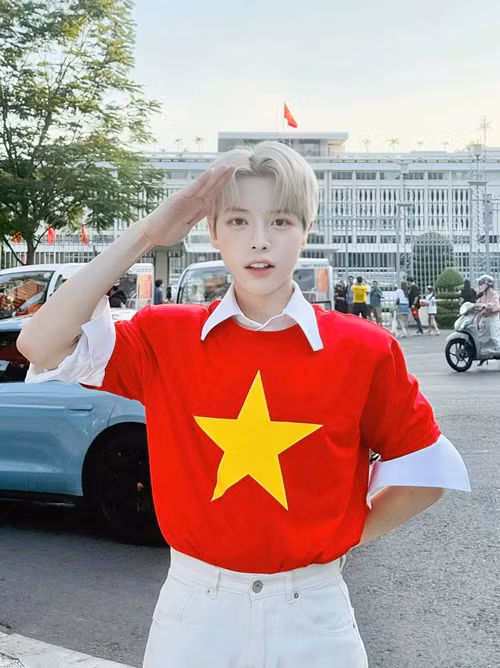 Cụ thể, Đức Phúc gửi 100 triệu đồng đến Khu điều dưỡng thương binh tâm thần kinh tỉnh Nghệ An, 100 triệu đồng đến Quỹ Vì người nghèo Trung ương - Mặt trận Tổ quốc Việt Nam và 300 triệu đồng đến Quỹ Mái ấm gia đình Việt. Ảnh: FB Đức Phúc.