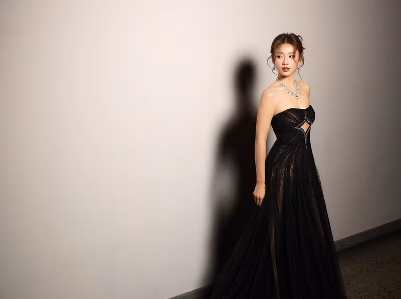 Dự án phim truyền hình gần nhất của Khả Ngân là Gia đình mình vui bất thình lình (lên sóng năm 2023). Ảnh: FB Khả Ngân.