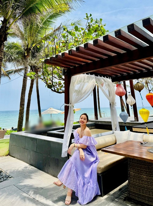 Nhiều người nhận xét nhan sắc của Jennifer Phạm không thua kém các cô gái đôi mươi xinh đẹp.