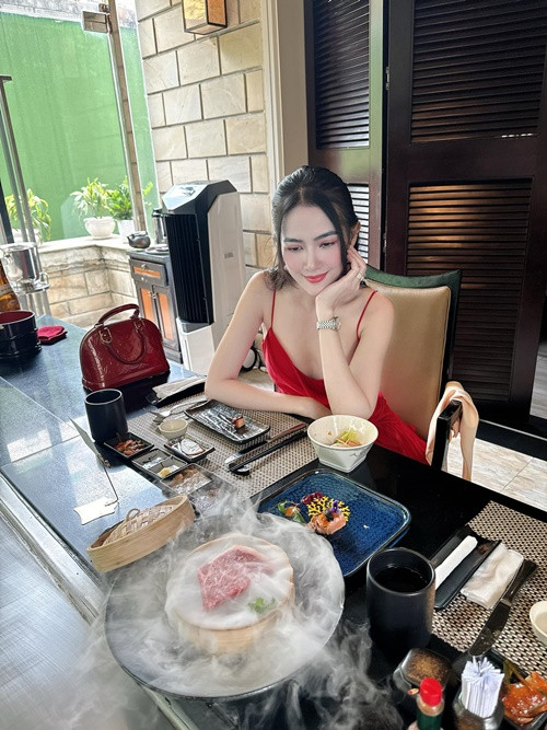 Top 5 Hoa hậu Việt Nam 2012 có những chuyến du lịch xa xỉ.