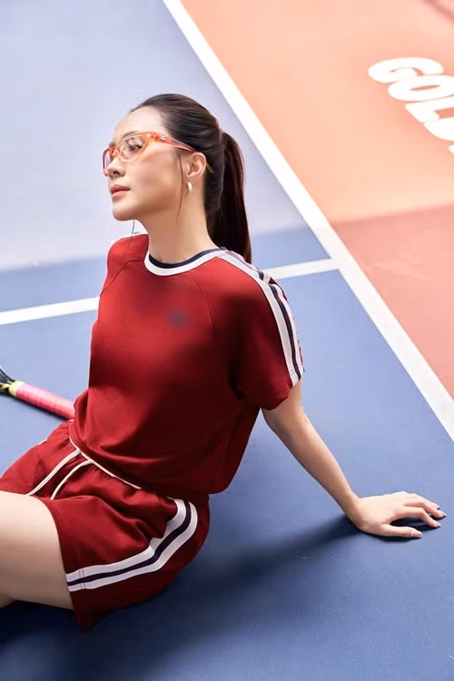 Nhiều người hâm mộ để lại bình luận nhan sắc Hồng Diễm vẫn gây mê mẩn khi cô diện đồ thể thao.