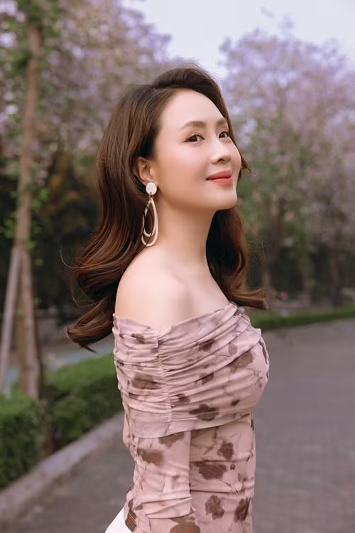 Nhiều năm qua, cô là một trong những nữ diễn viên được nhiều khán giả yêu thích nhất, thường xuyên được các đạo diễn "chọn mặt gửi vàng" cho các vai diễn chính.