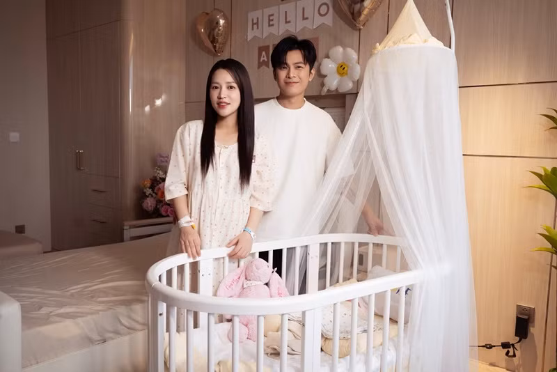 Puka chia sẻ: "Một tình yêu to bự từ một tình yêu to to. Cảm ơn hành trình đầy thú vị và thiêng liêng này. Em hạnh phúc, em vỡ òa, em đã làm được. Và giờ em đang bắt đầu một hành trình mới, hành trình làm mẹ".