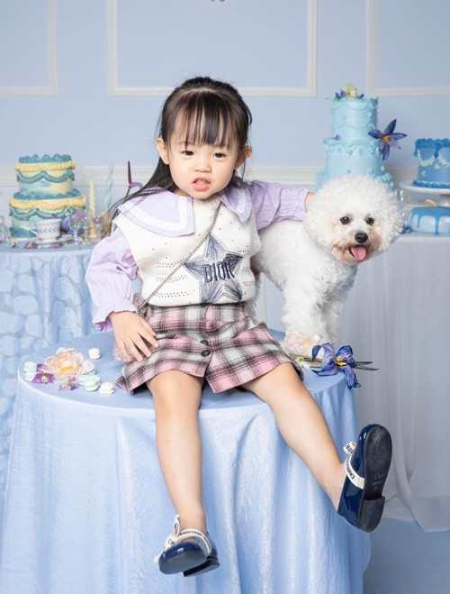 Con gái của Đàm Thu Trang - Cường Đô la sinh năm 2020, có ngoại hình xinh xắn.