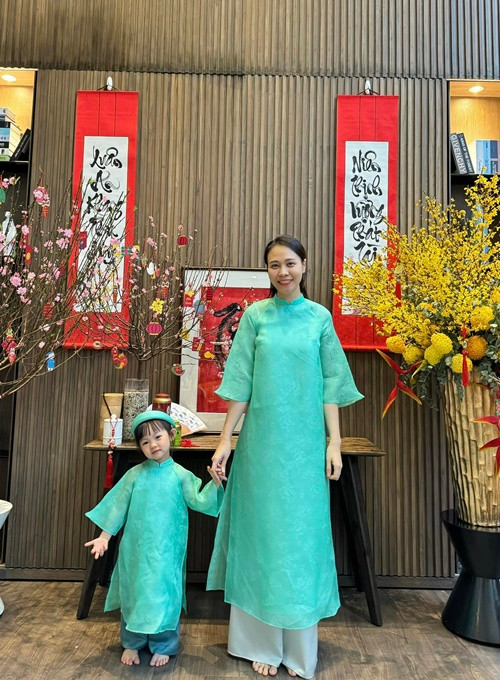 Bé Suchin sinh ra “đã ngậm thìa vàng” bởi bố mẹ có khối tài sản “không phải dạng vừa”.