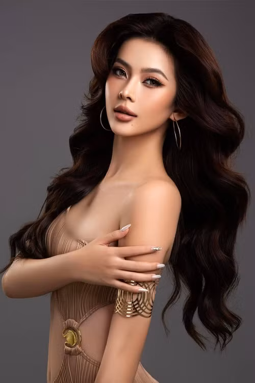 Nữ người mẫu đã tốt nghiệp ngành Ngôn ngữ Anh tại trường Đại học Văn Hiến TP HCM. Ảnh: FB Đinh Thị Triều Tiên.