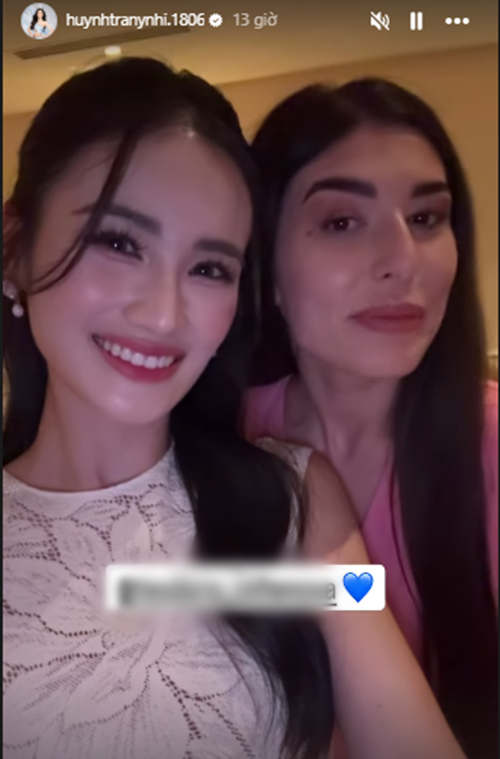 Huỳnh Trần Ý Nhi tặng các thí sinh các món quà như quần áo, dầu gội. Ảnh: Instagram Ý Nhi.