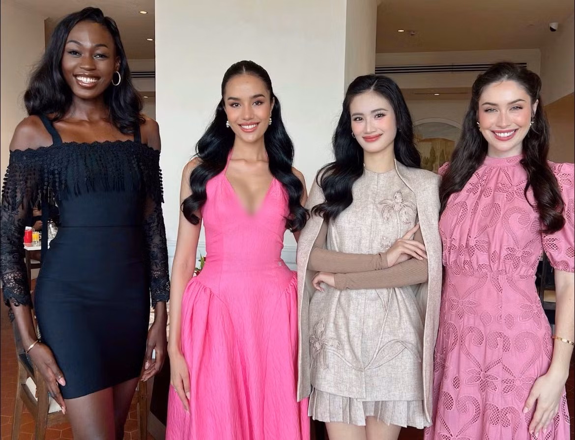 Mới đây, trong bảng dự đoán của chuyên trang sắc đẹp Missosology về cuộc thi Miss World 2025, Ý Nhi xếp thứ 15 sau các đại diện Thái Lan, Nam Phi, Ireland, Brazil, Úc, CH Slovak, Ấn Độ, CH Czech, Mexico, Philippines, Indonesia, Bờ Biển Ngà, Malaysia và Cameroon. Ảnh: FB Ý Nhi.