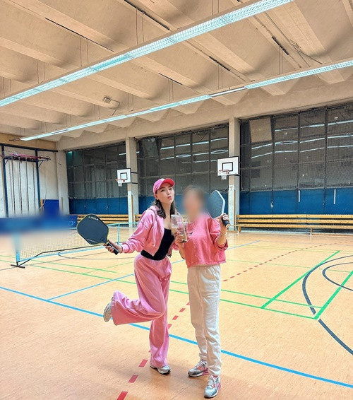 Khi rảnh rỗi, Quỳnh Thư đi tập pickleball nâng cao sức khỏe, đi xem phim cùng bạn bè.