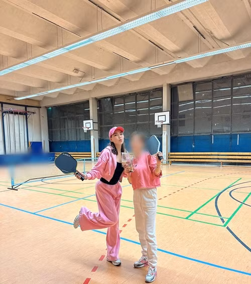 Khi rảnh rỗi, Quỳnh Thư đi tập pickleball nâng cao sức khỏe, đi xem phim cùng bạn bè.