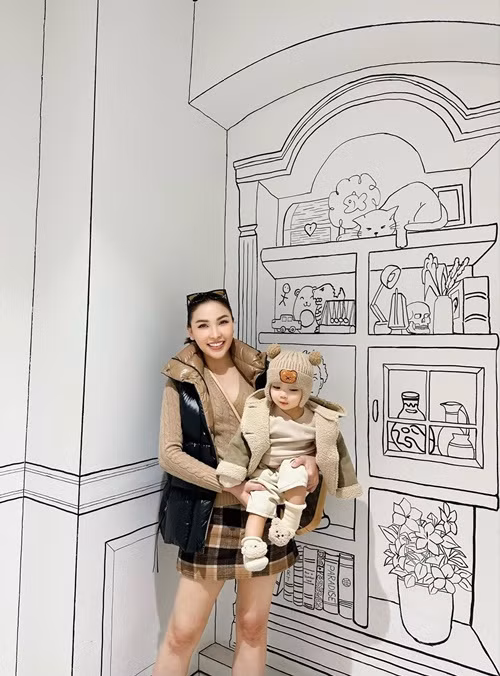 Quỳnh Thư sinh con trai đầu lòng ở Đức vào tháng 9/2024.