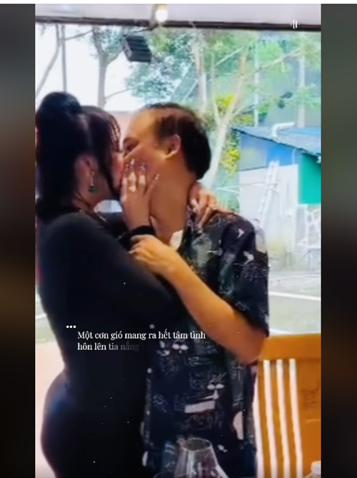 Phi Thanh Vân và Trần Chí Phú dành cho nhau nụ hôn ngọt ngào.