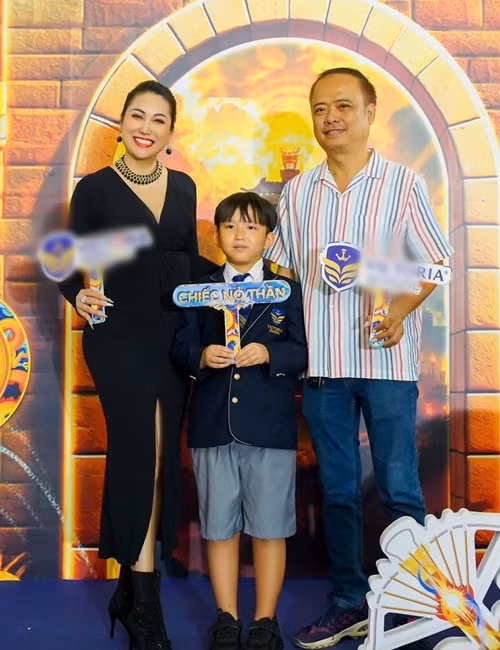 Con trai riêng của Phi Thanh Vân khá thân thiết với doanh nhân Trần Chí Phú.