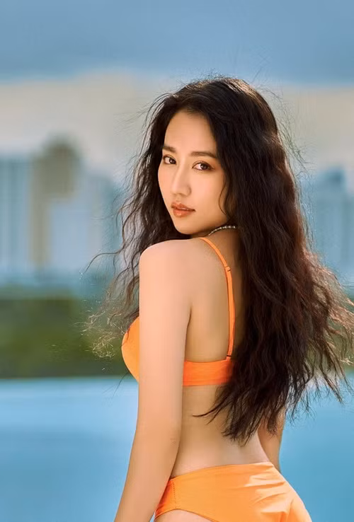 Vóc dáng nuột nà của nữ diễn viên "đốn tim" cánh mày râu. Ảnh: FB Huỳnh Hồng Loan.