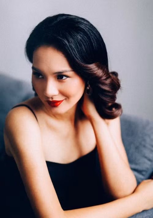 Nhan sắc Hương Giang gợi cảm, mặn mà ở tuổi 38, sau 2 lần sinh nở. Ảnh: FB Hương Giang.