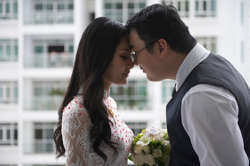 Hương Giang là người đẹp khá kín tiếng trong Vbiz. Vì vậy, người hâm mộ bất ngờ khi cô làm đám cưới với Liu Jia vào năm 2010 sau 2 năm hẹn hò. Vợ chồng Hương Giang định cư ở Việt Nam trong nhiều năm qua. Ảnh: FB Hương Giang.