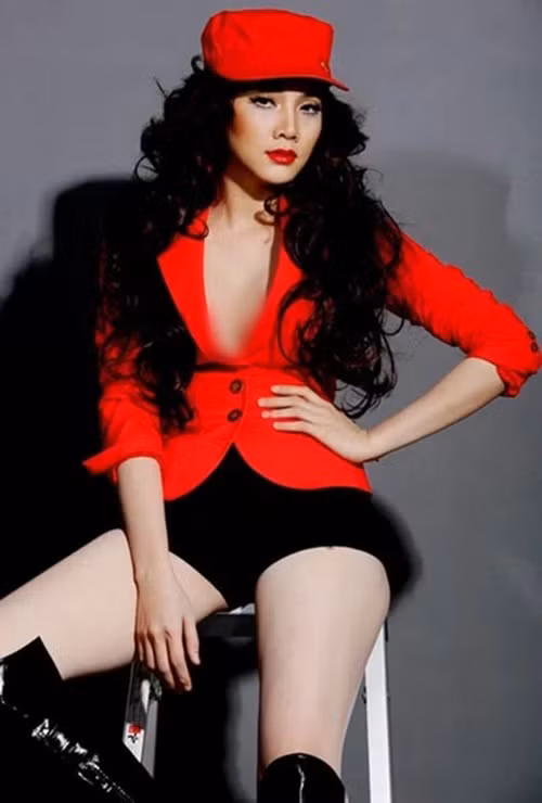 Sở hữu hình thể quyến rũ, Trang Nhung được cho là “đệ nhất mỹ nhân gợi cảm”. Ảnh: Dân Việt.