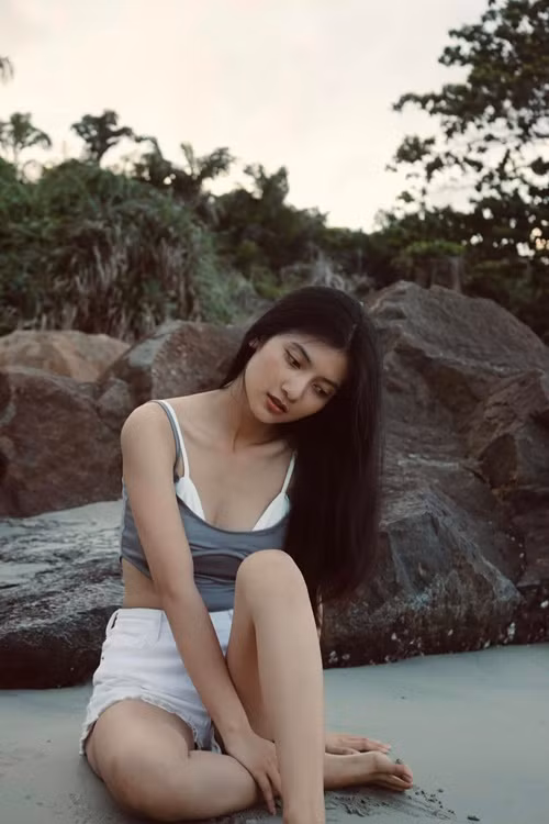 Trước bộ phim Địa đạo: Mặt trời trong bóng tối, học trò của Ngọc Trinh chưa có dự án nghệ thuật gây chú ý.