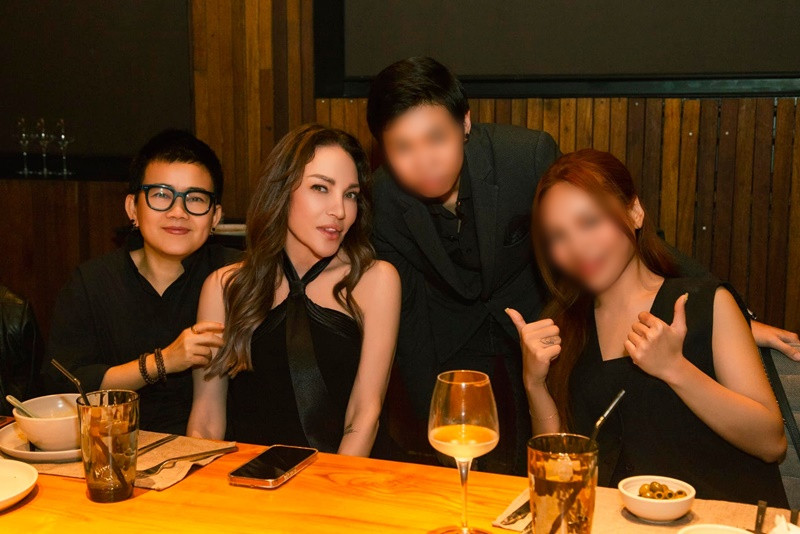 Thanh Hà từng hài hước nhắn nhủ Phương Uyên: "Hà yêu rất thăng hoa, mỗi ngày đều nhắc Phương Uyên đừng có bao giờ bỏ em, bỏ em em hát không được, lại béo phì xấu lắm".