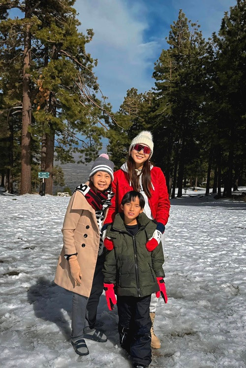 Vài năm qua, Ngọc Quyên hẹn hò một kỹ sư ngoại quốc. Tuy nhiên, gần đây, nữ người mẫu không đăng ảnh bên nửa kia hay nhắc đến người yêu.