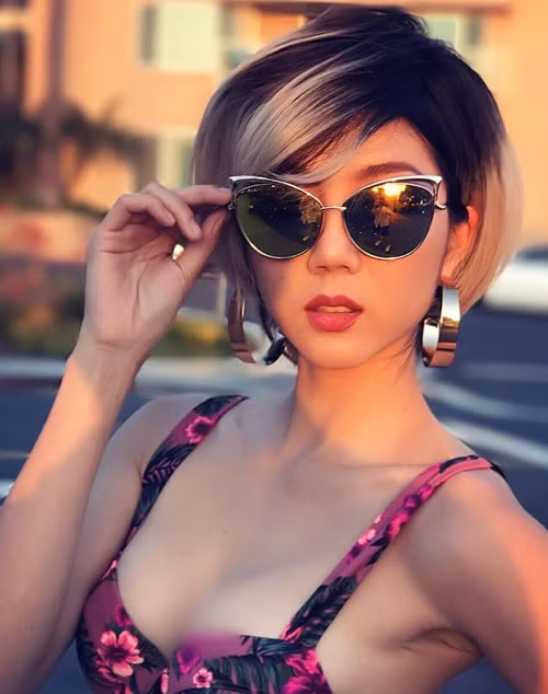 Trở thành bà mẹ đơn thân sau khi ly hôn chồng Việt kiều, Ngọc Quyên được người hâm mộ khen ngợi ngày càng đẹp mặn mà, quyến rũ.