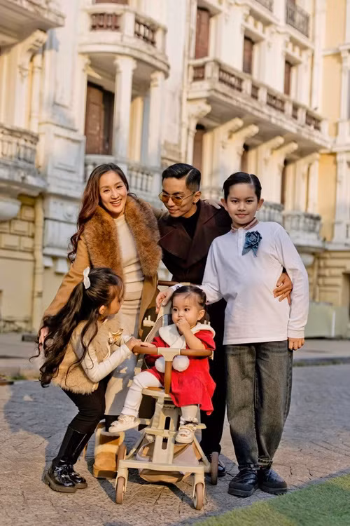 1 năm sau đám cưới, Khánh Thi sinh con thứ 3. Ảnh: FB Khánh Thi - Phan Hiển.