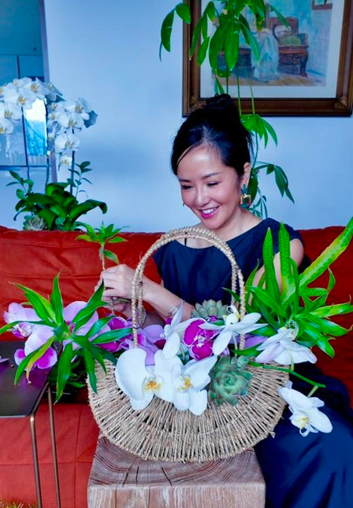 Hồng Nhung trân quý tình cảm gia đình, bạn bè, xã hội dành cho mình.