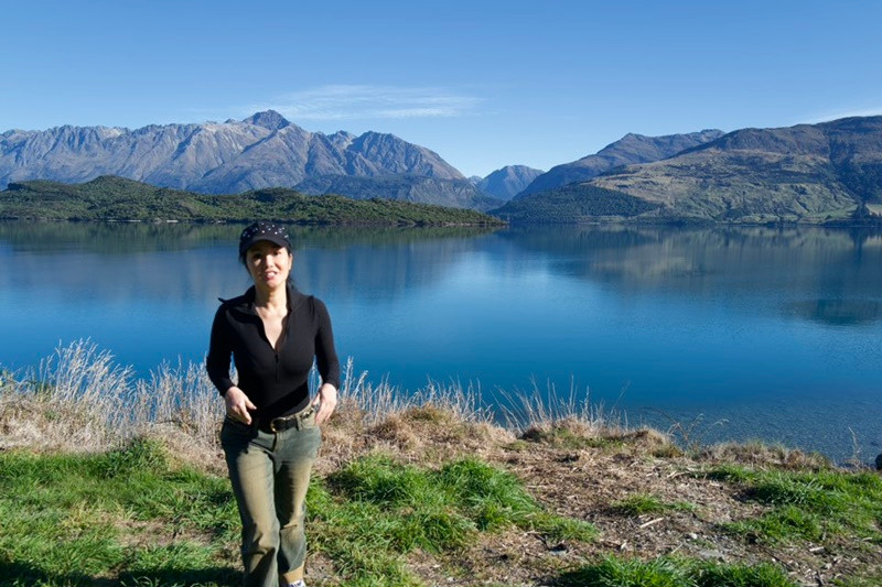 Trước đó, vào tháng 3/2025, giữa cuộc chiến ung thư vú, "cô Bống" bất ngờ cho biết, bản thân đã viết di chúc. "Tôi làm di chúc, với ước nguyện khi nhắm mắt mãi mãi, xin thả một nhúm tro nhỏ xíu trên sông Hồng", Hồng Nhung chia sẻ.