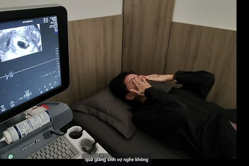 Vợ chồng Ngô Thanh Vân đều hạnh phúc vỡ oà.