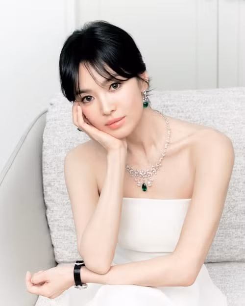 Theo VTV, Song Hye Kyo chia sẻ, ở tuổi 44, cô coi trọng hiện tại hơn quá khứ hay tương lai. Ảnh: Instagram Song Hye Kyo.