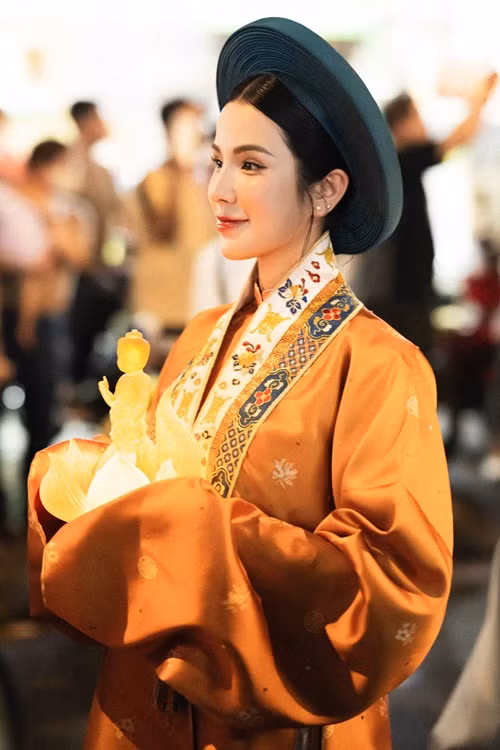 Diệp Lâm Anh đón mừng Đại lễ Vesak Liên Hiệp Quốc 2025. Ảnh: FB Diệp Lâm Anh.