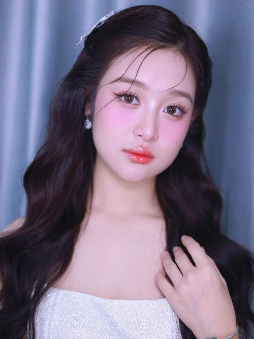 Nhan sắc của Bảo Ngọc xinh đẹp như hot girl ở tuổi 17. Ảnh: FB Bảo Ngọc.