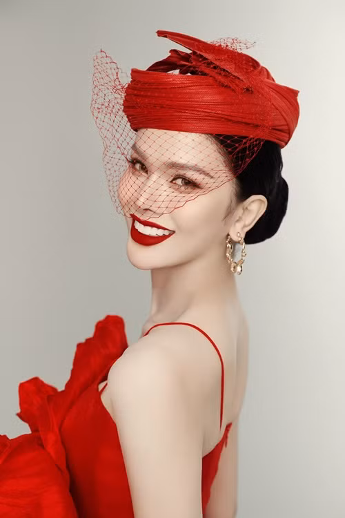 “Nhiều người cho rằng phụ nữ chuyển giới trải qua nhiều cuộc phẫu thuật sẽ có sức khỏe yếu. Tôi tin rằng khi chúng ta có một lối sống lành mạnh thì sức khỏe sẽ tốt”, Hà Tâm Như nói. Ảnh: FB Hà Tâm Như.