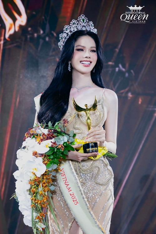 Hà Tâm Như đánh bại 12 thí sinh trong chung kết Hoa hậu Chuyển giới Việt Nam 2025 để giành ngôi vị cao nhất. Ảnh: FB Hà Tâm Như.