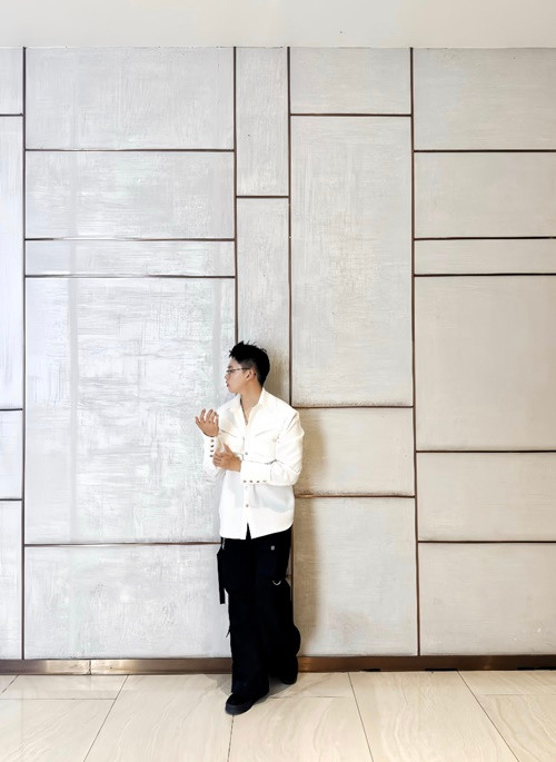 Tiểu Long gia nhập hội nhóc tì nhà sao Việt có chiều cao “khủng”: con trai của Hạ Vy (1m9), con trai Quang Dũng (1m9), con trai Hồ Ngọc Hà - Cường Đô la (1m8).