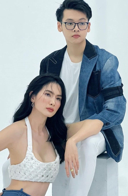 Năm 2023, Tiểu Long cao 1m84. Anh Thư chia sẻ trên Thể Thao Văn Hóa, từ năm 14 tuổi, Tiểu Long bắt đầu tập gym để tăng thể lực.