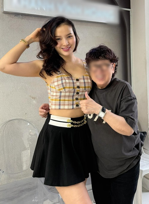 Phương Trinh Jolie nhanh chóng lấy lại thân hình thon gọn chỉ sau ít tháng sinh nở nhờ tập yoga và ăn uống khoa học.