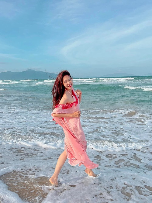 Hiện tại, cô hỗ trợ chồng sản xuất phim ảnh. Ảnh: FB Minh Hà.