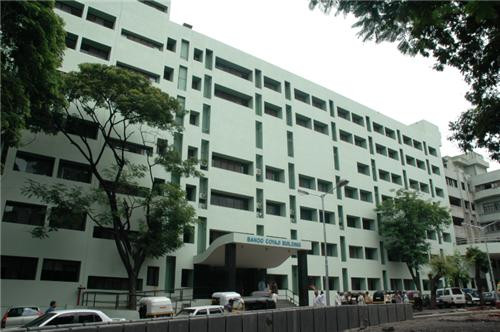 Nu y ta song thuc vat 42 nam vi bi cuong hiep