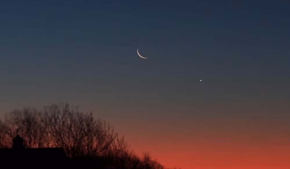 Theo tính toán của các chuyên gia, phải mất ít nhất 6 tháng để có thể lên Mặt Trăng nếu đi bằng ô tô với vận tốc 95 km/h.