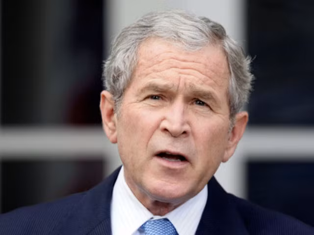 Trong nhiệm kỳ Tổng thống, Tổng thống Bush đã "đau đầu" giải quyết những sự kiện có tác động lớn đến nước Mỹ như vụ khủng bố 11/9/2001... Có thể thấy, diện mạo Tổng thống Bush đã thay đổi khá nhiều từ khi đặt chân vào Nhà Trắng.