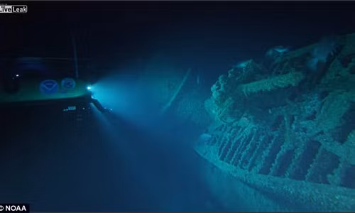 Kham pha xac tau ngam Duc quoc xa ngoai khoi nuoc My